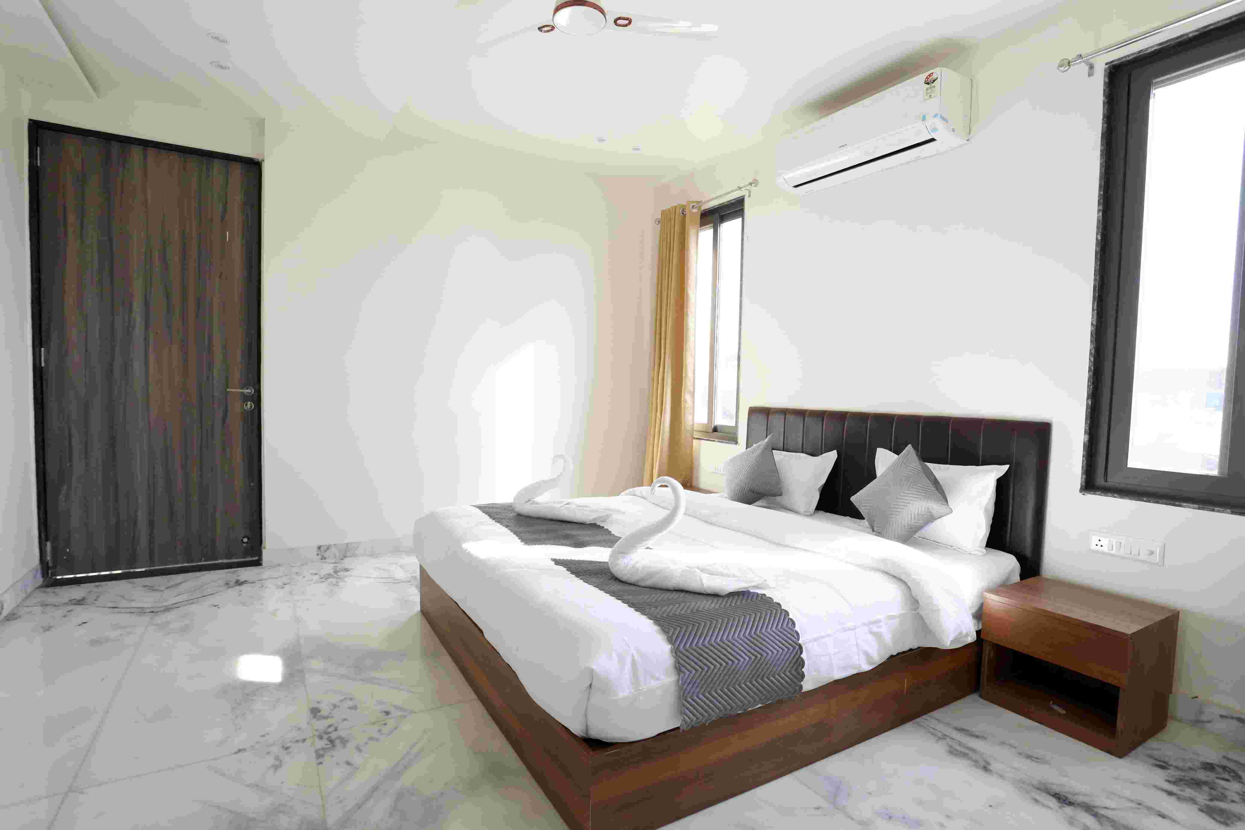 4 BHK Private Villa With Swimming Pool & Garden Area in Udaipur