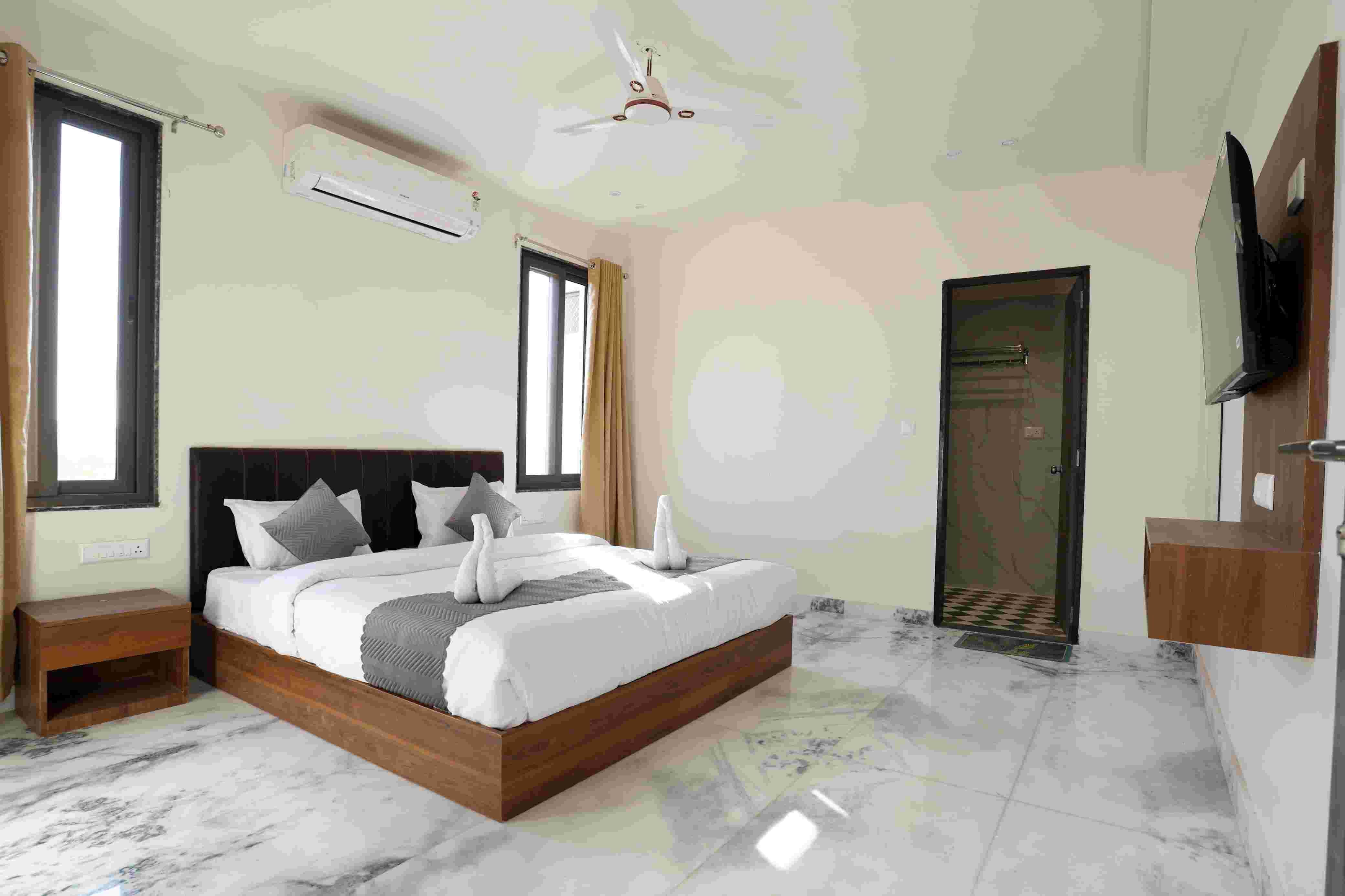 4 BHK Private Villa With Swimming Pool & Garden Area in Udaipur