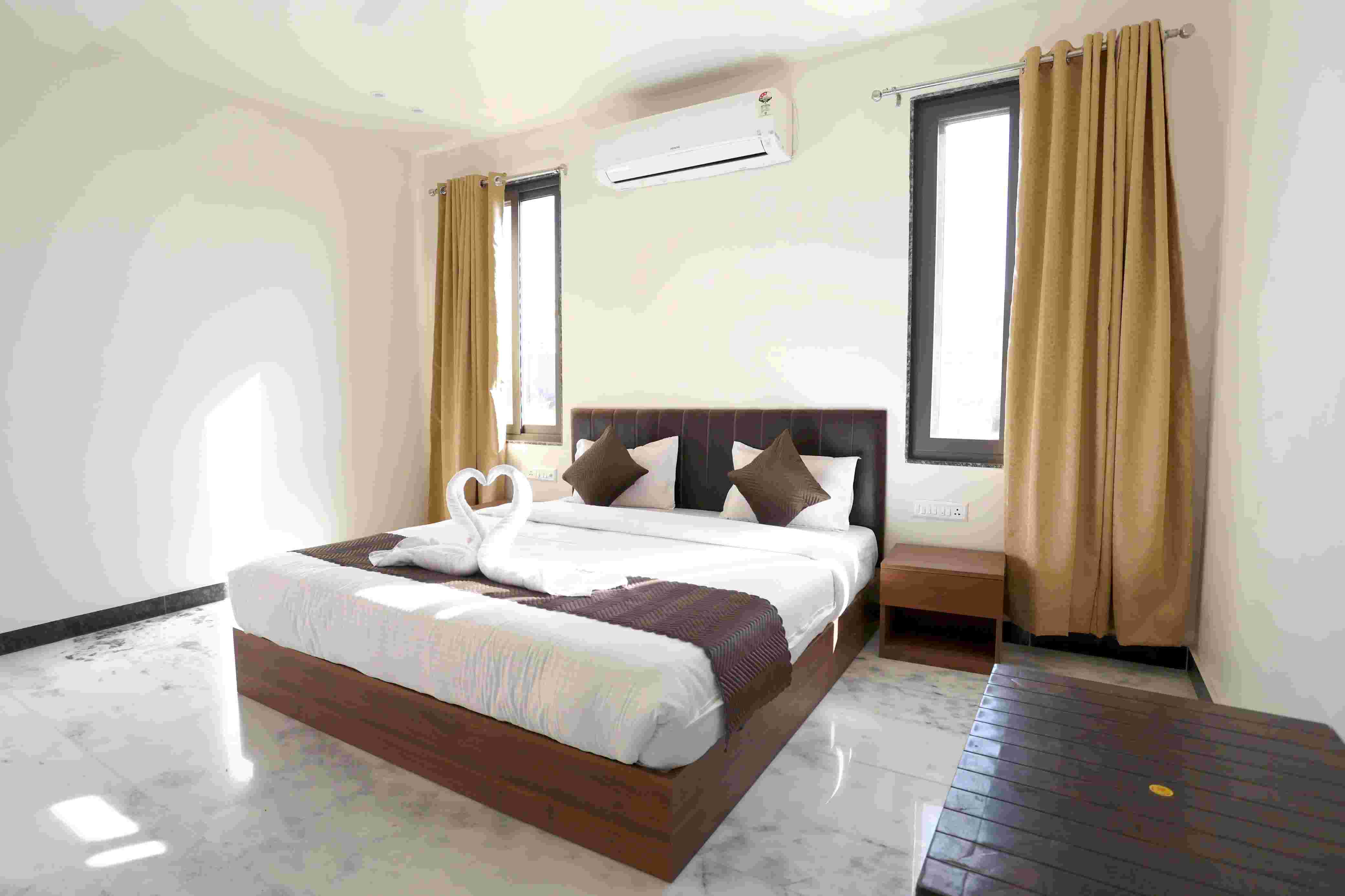 4 BHK Private Villa With Swimming Pool & Garden Area in Udaipur