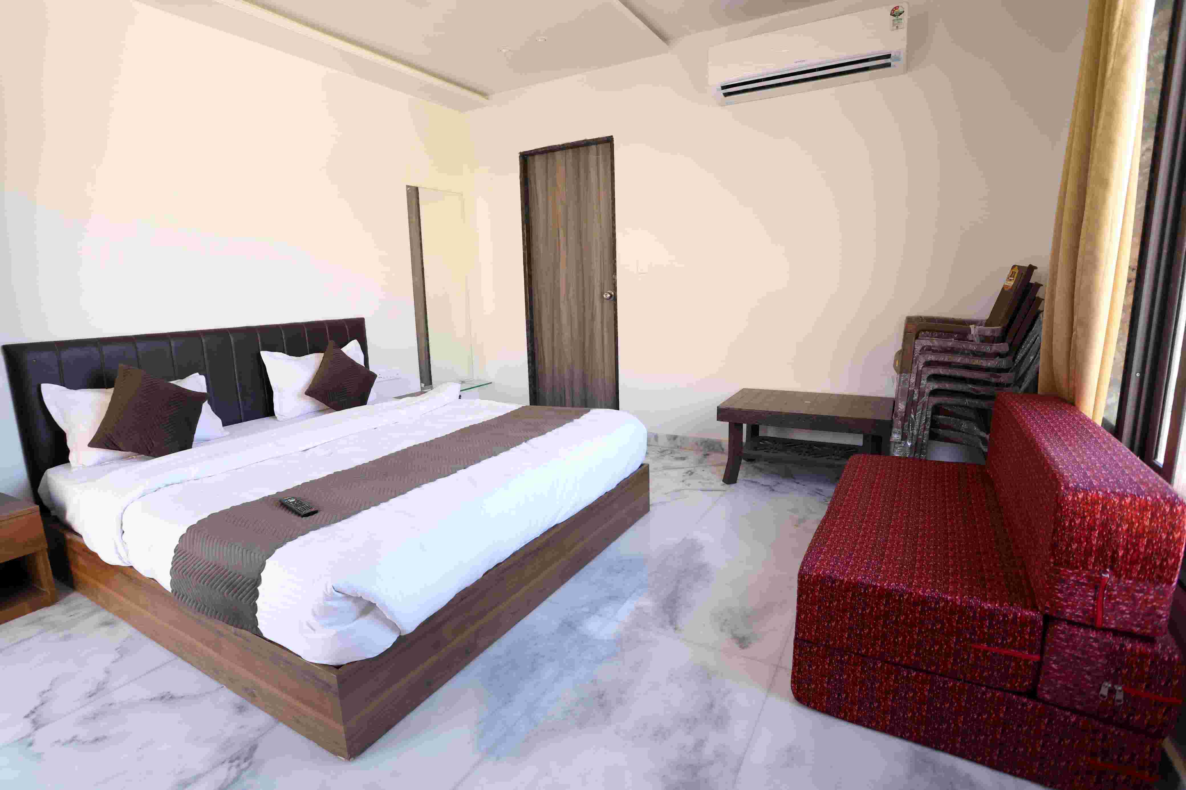 4 BHK Private Villa With Swimming Pool & Garden Area in Udaipur