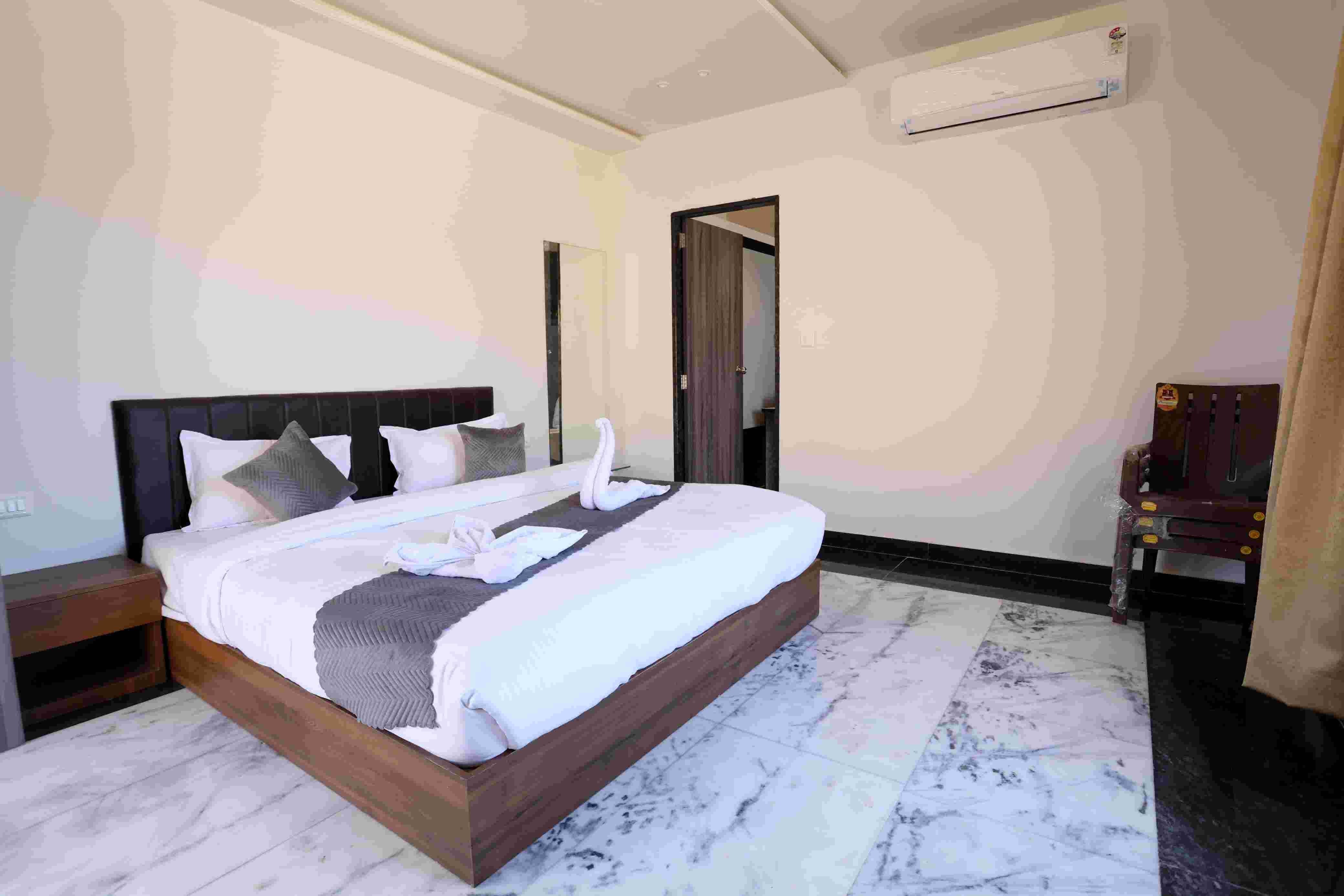 4 BHK Private Villa With Swimming Pool & Garden Area in Udaipur