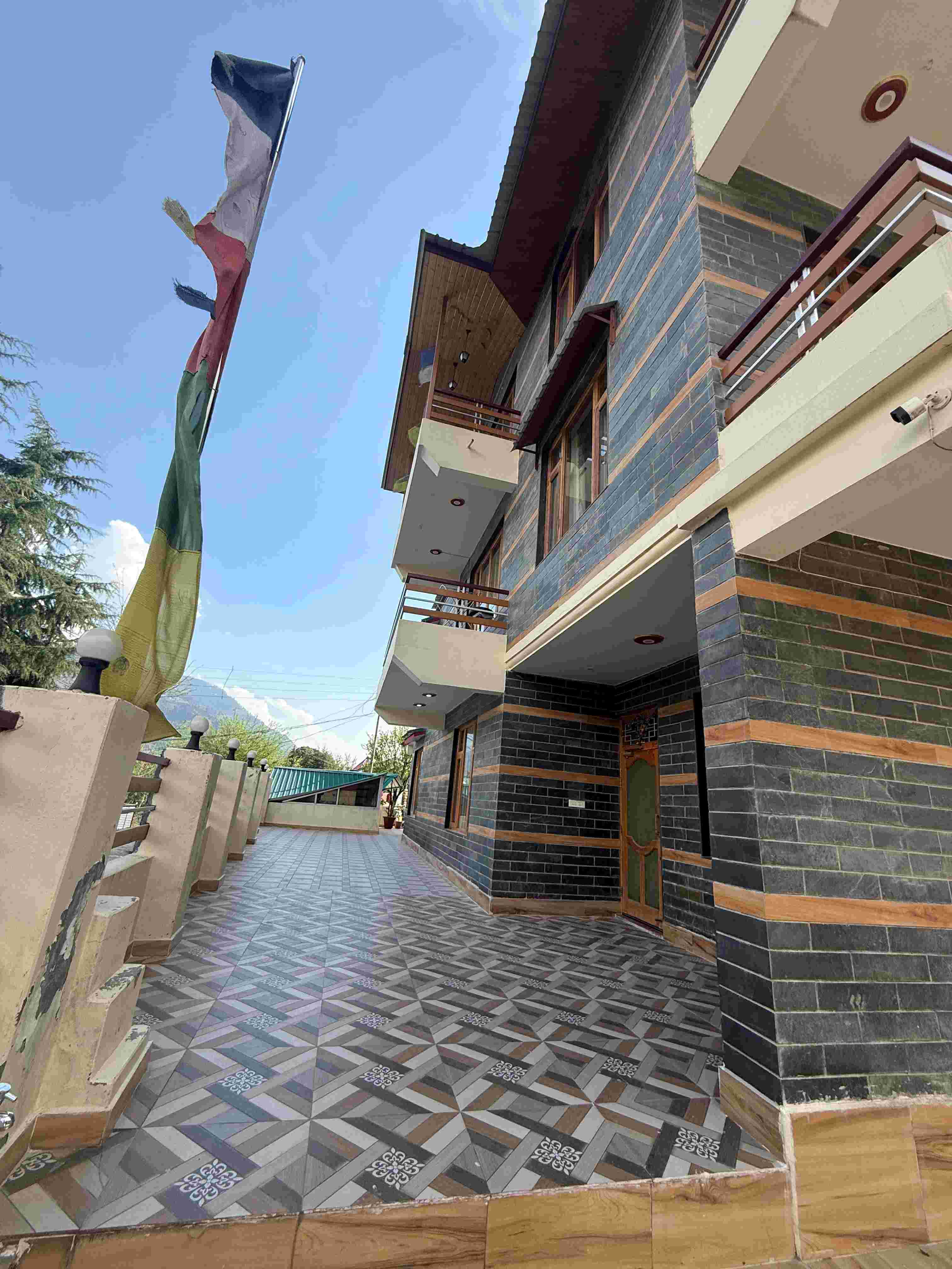 Himalyan Woods Homestay with Himachali Vibes Near Manali