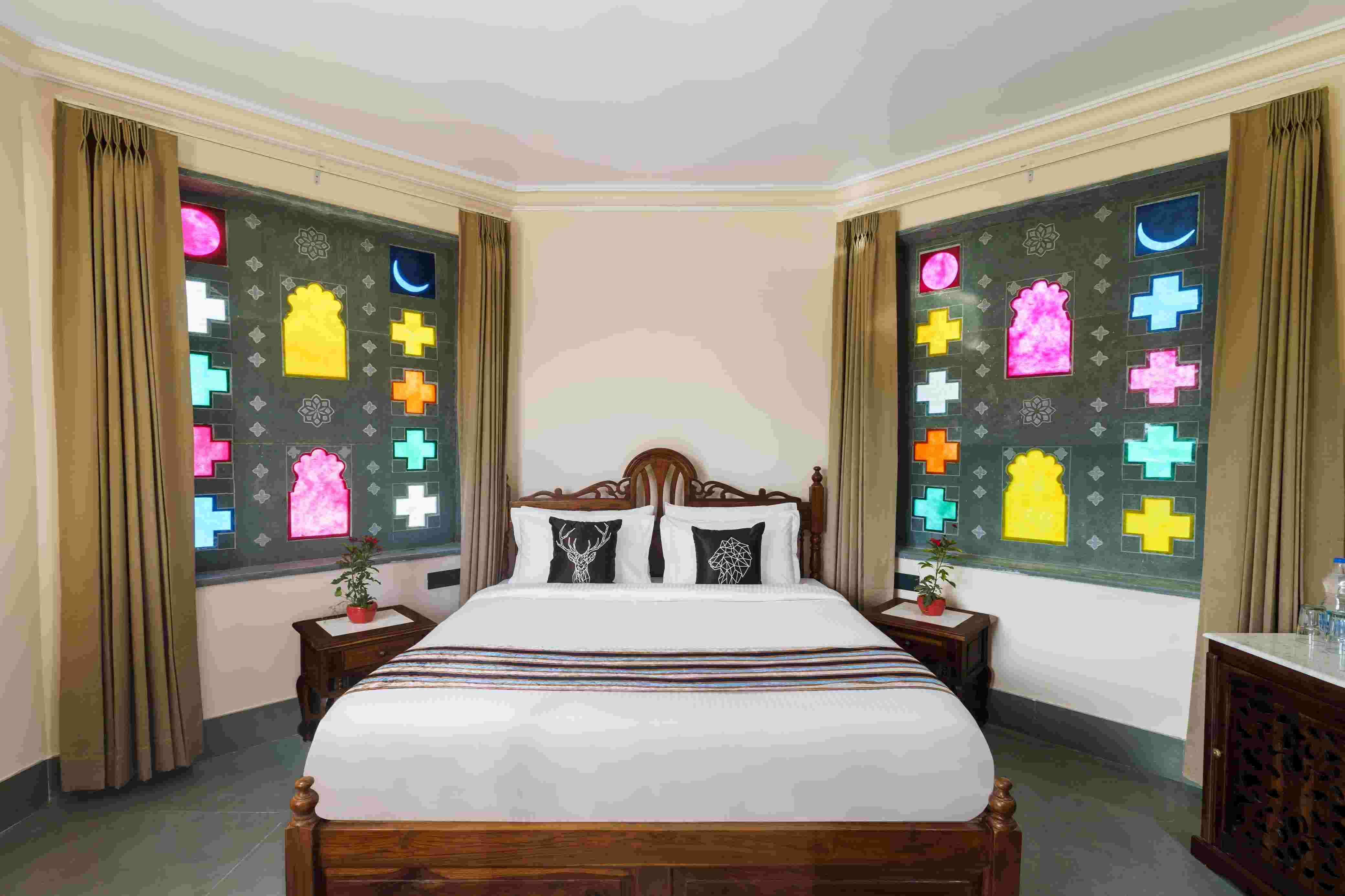 Luxurious Resort with Infinity Pool in Udaipur