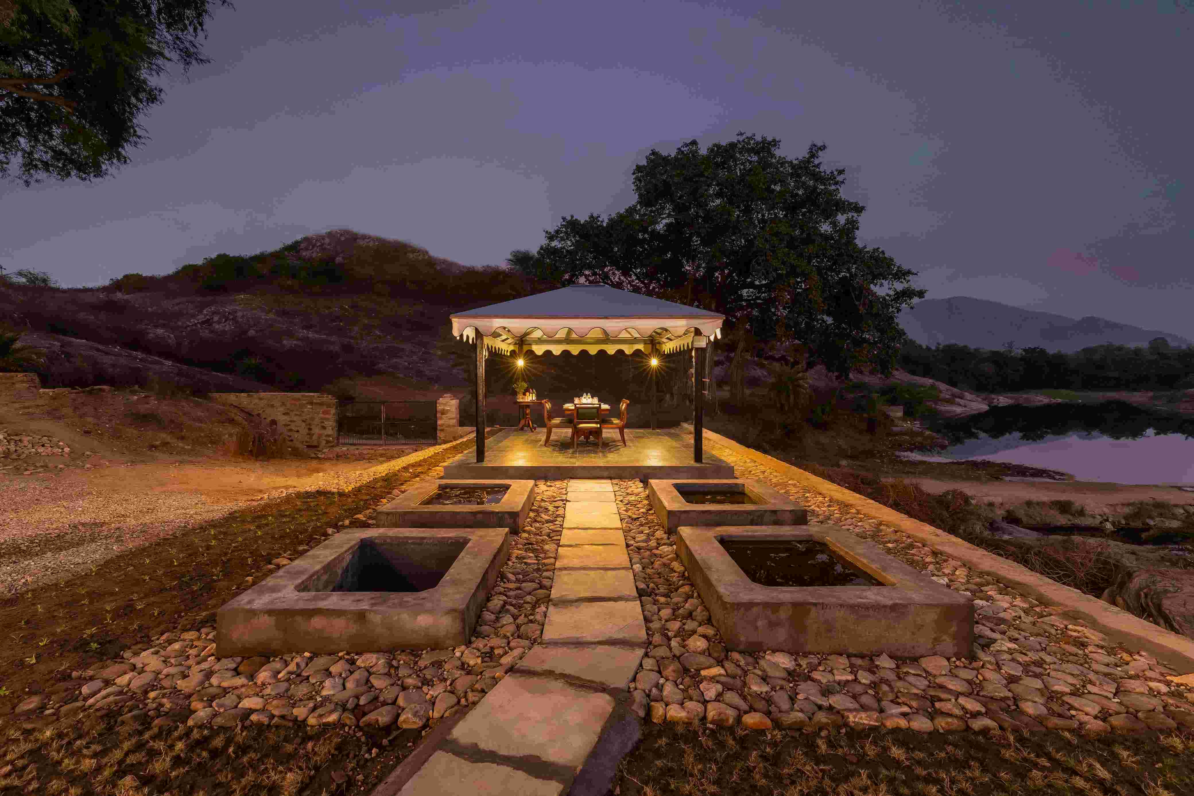 Luxurious Resort with Infinity Pool in Udaipur