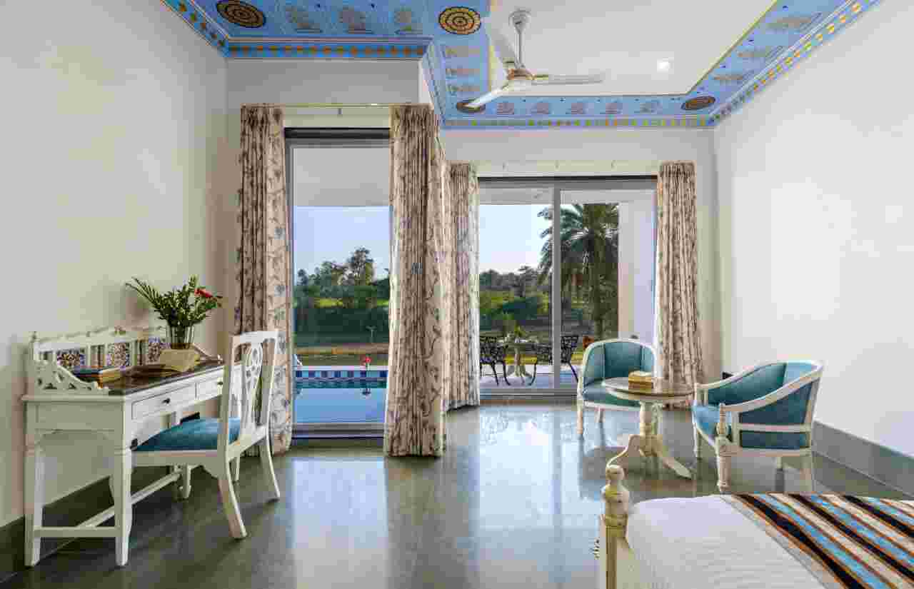 Luxurious Resort with Infinity Pool in Udaipur