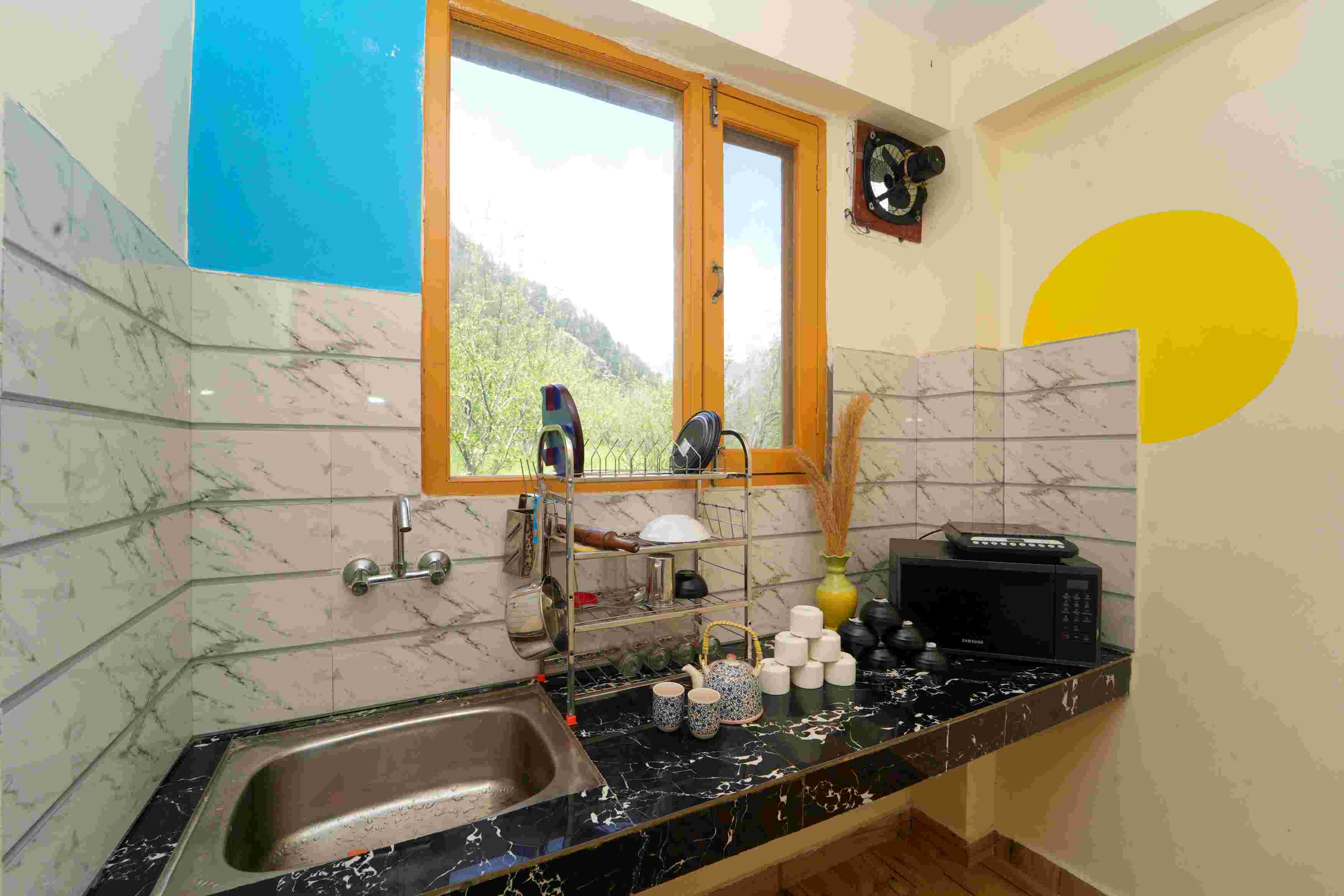 1 Room & Kitchen Homesty in Old Manali