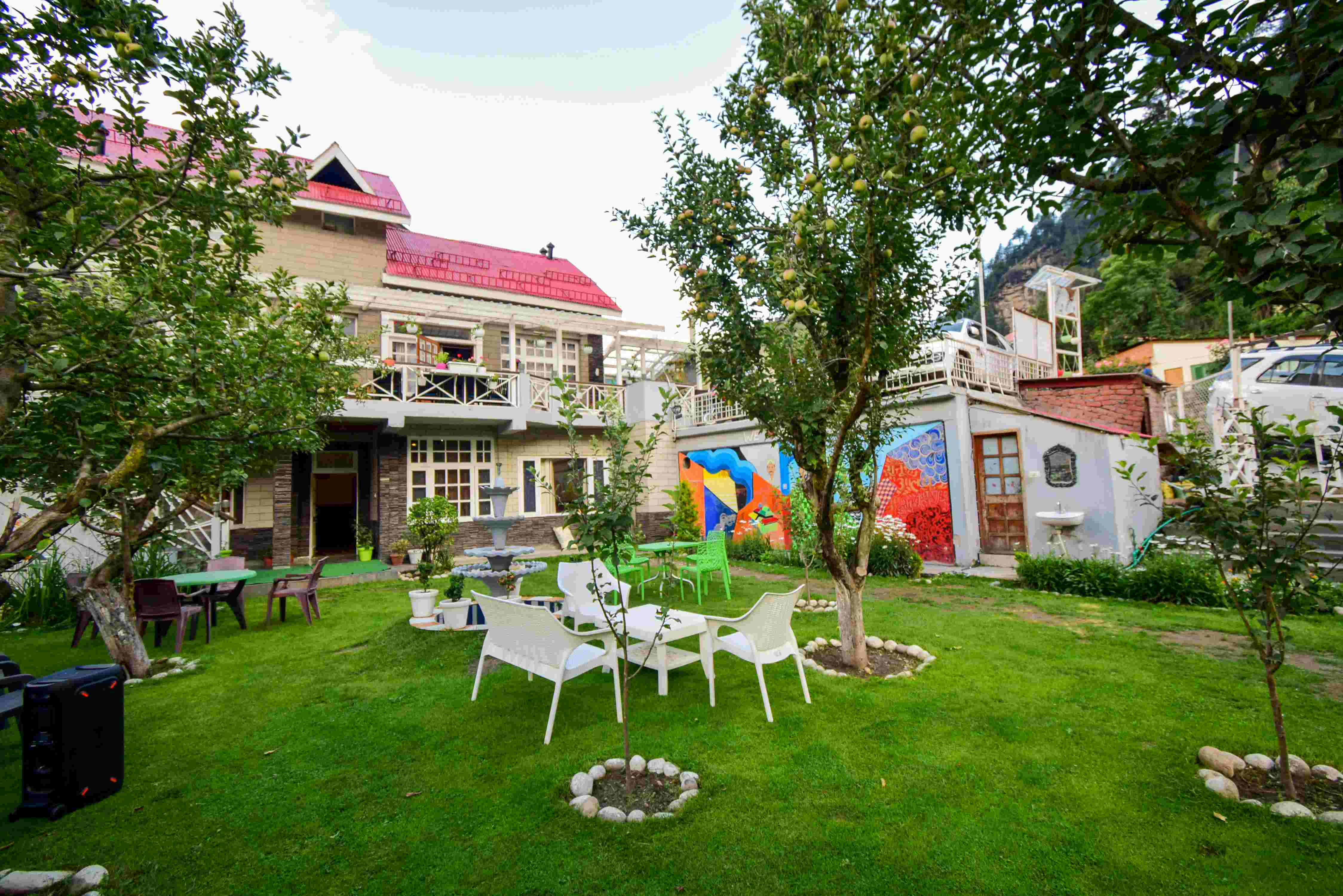 5 Bhk Private Boutique Villa in Manali