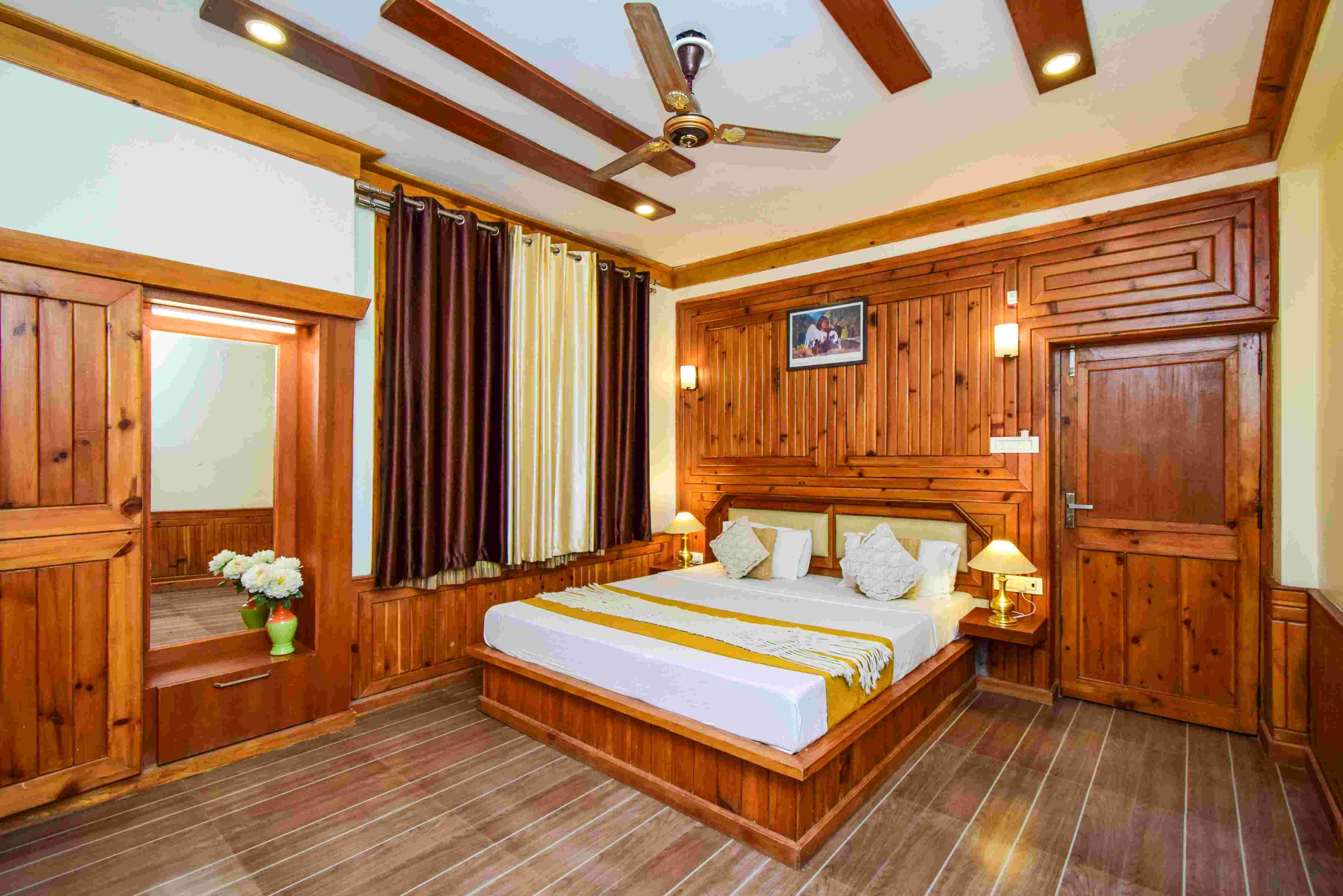 5 Bhk Private Boutique Villa in Manali