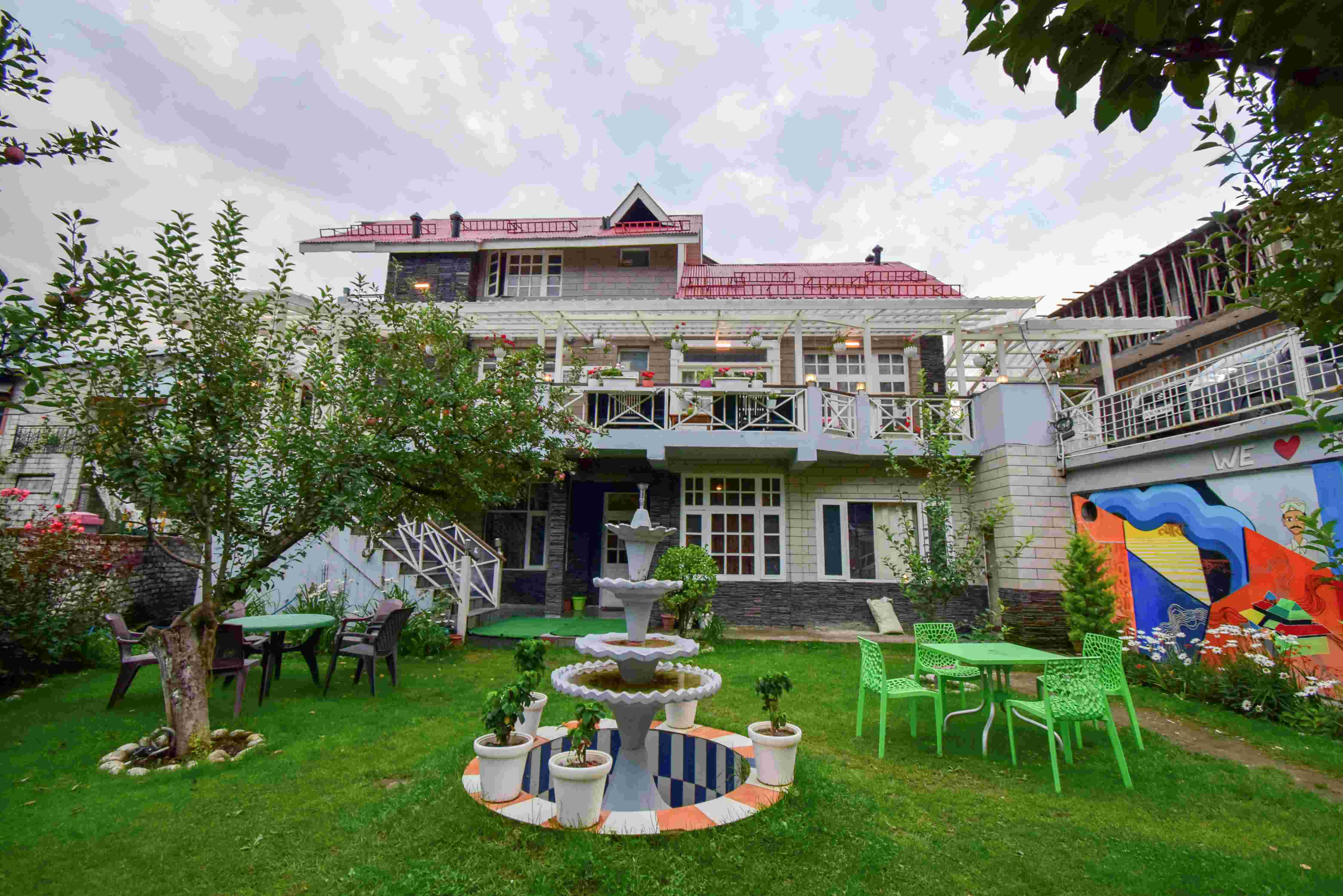 5 Bhk Private Boutique Villa in Manali