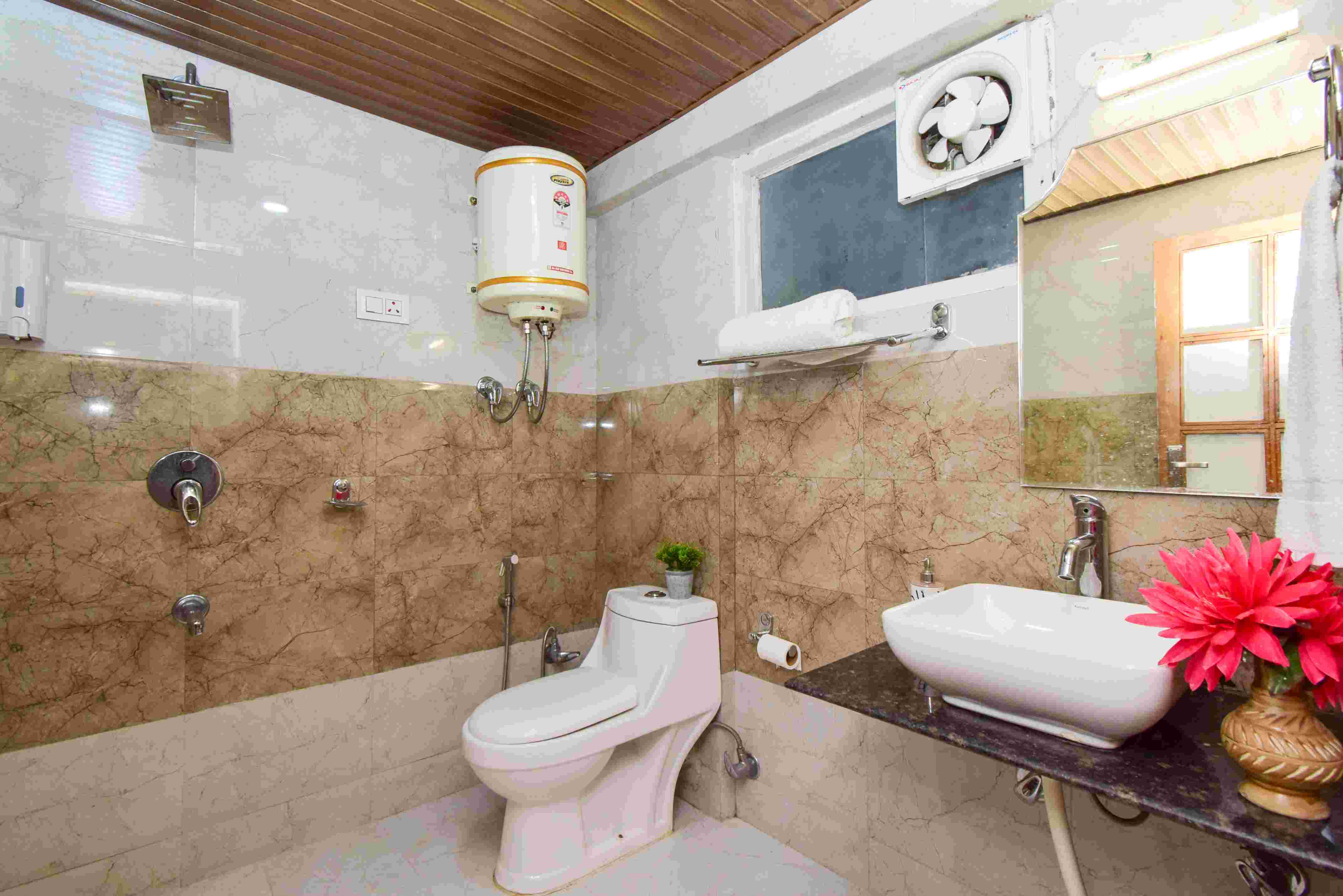 5 Bhk Private Boutique Villa in Manali