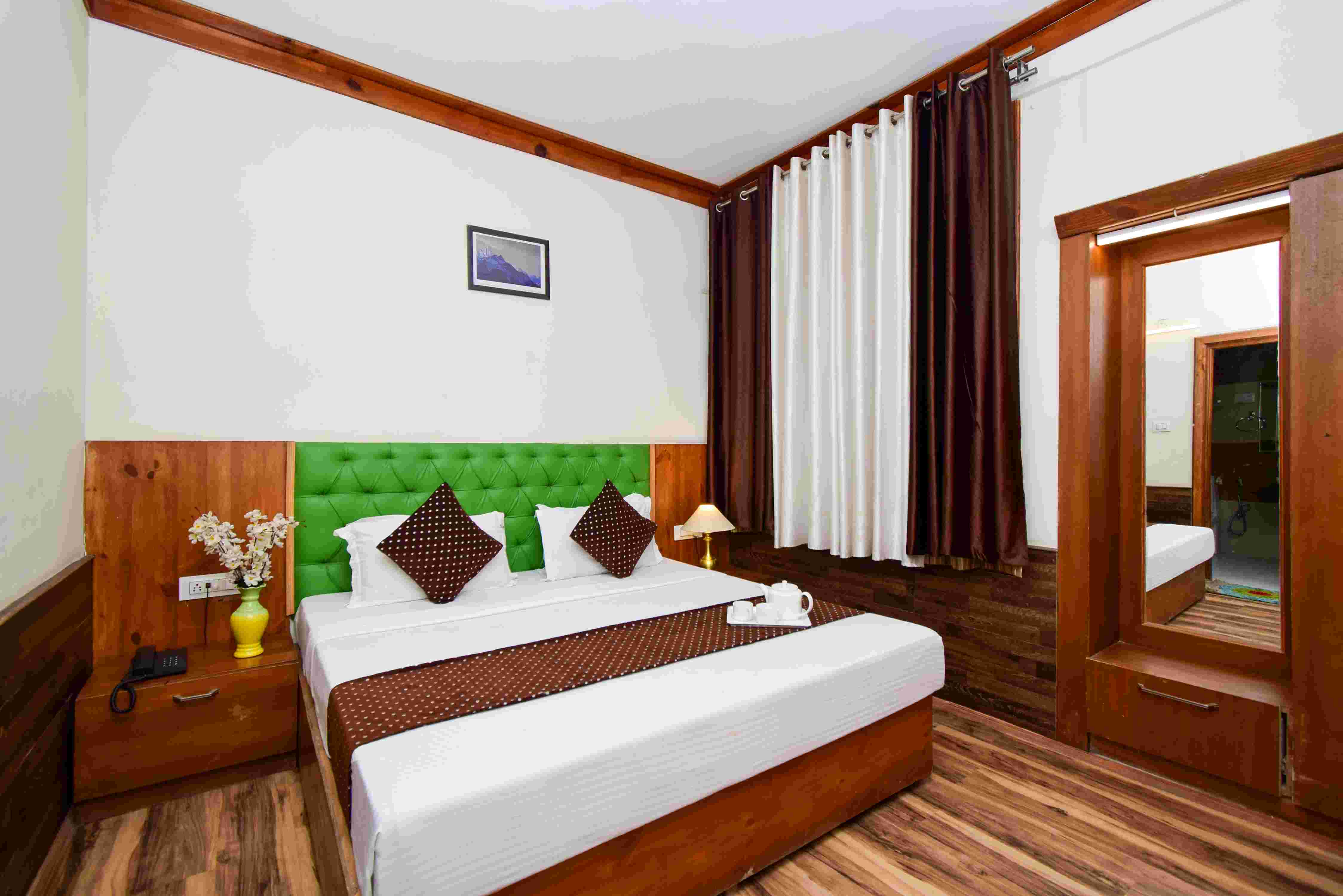 5 Bhk Private Boutique Villa in Manali