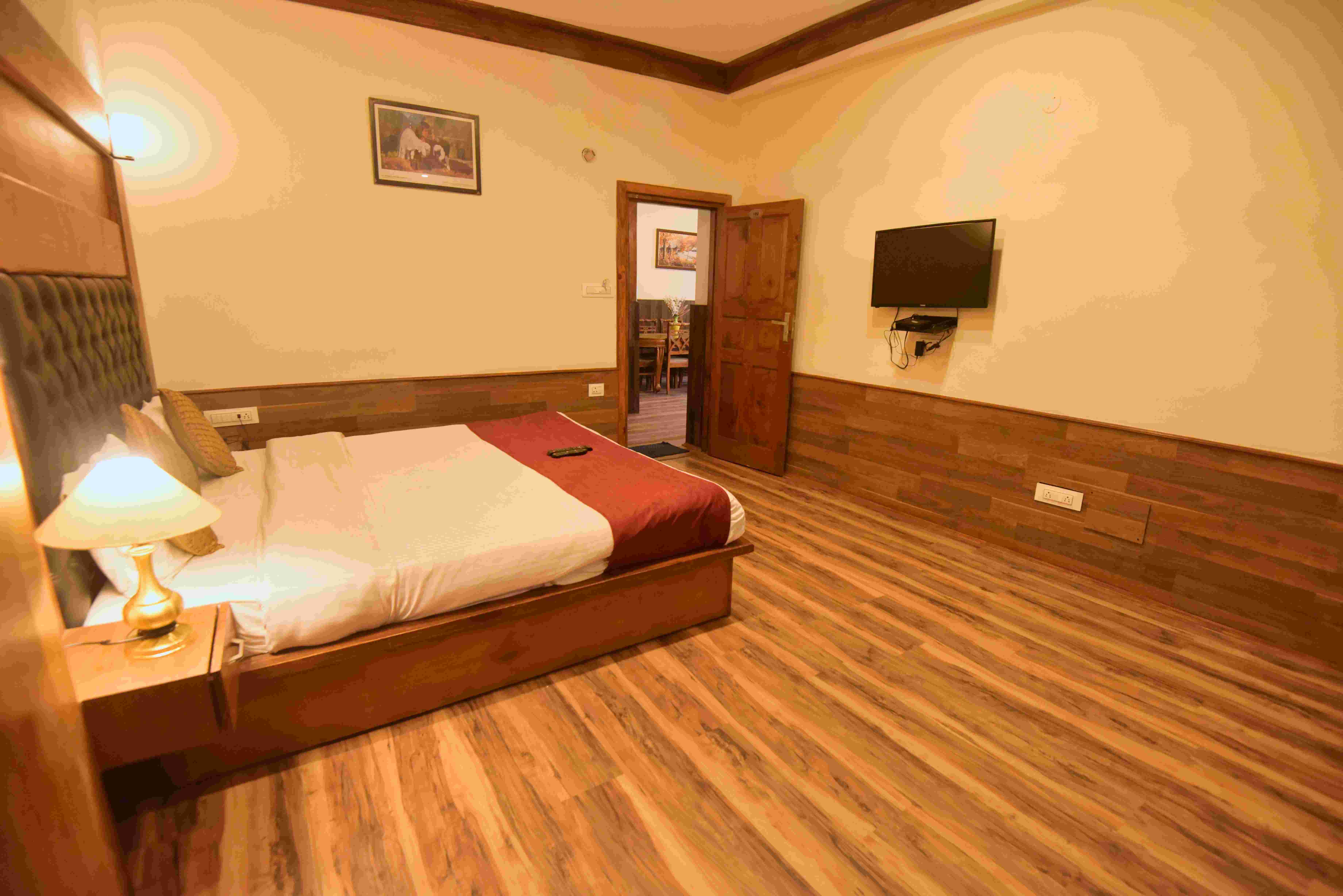 4Bhk Wooden Cottage in Manali