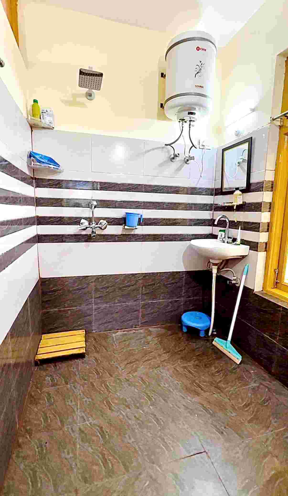 2 Bhk Wooden Homestay near Manali 