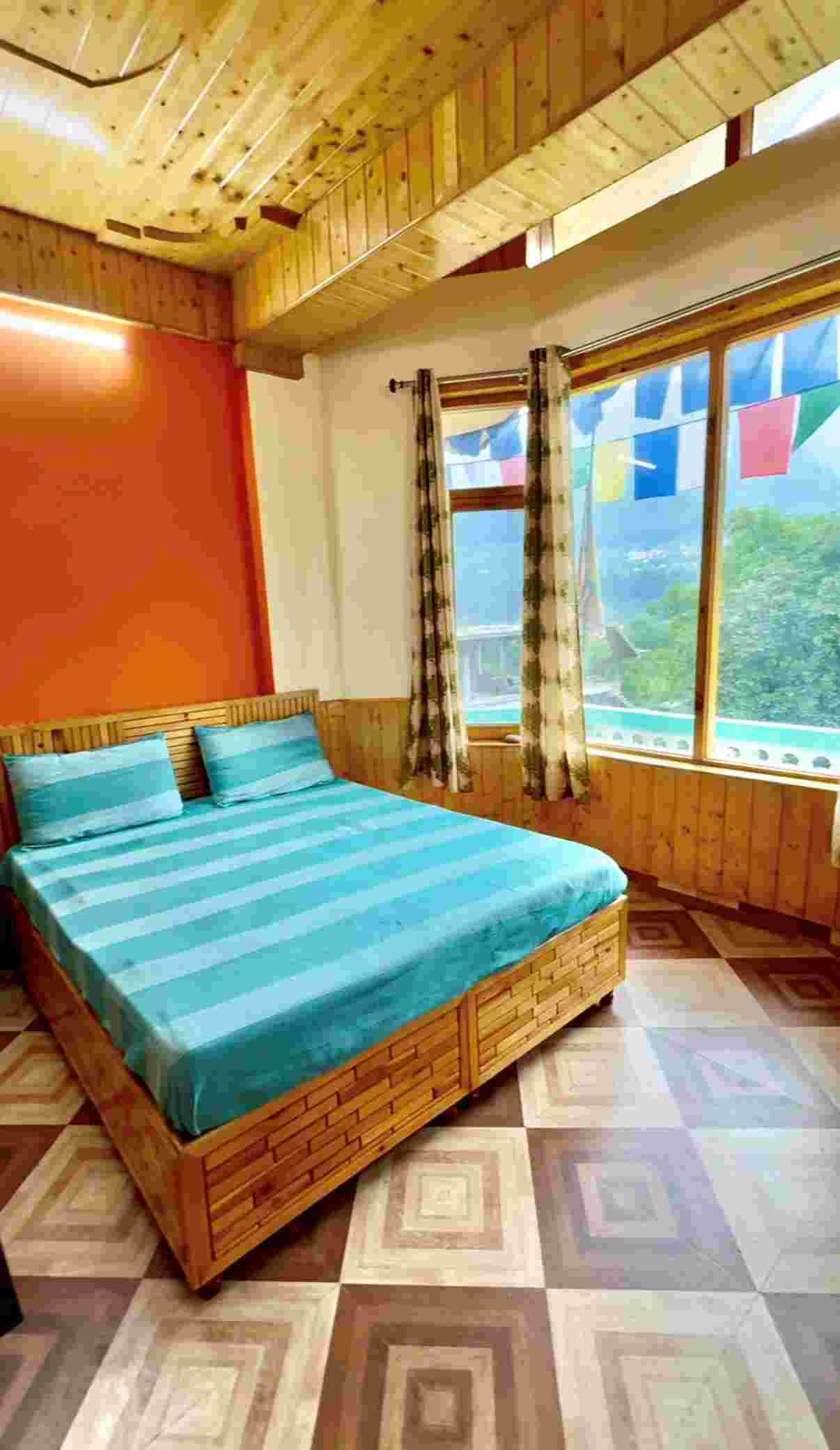 2 Bhk Wooden Homestay near Manali 